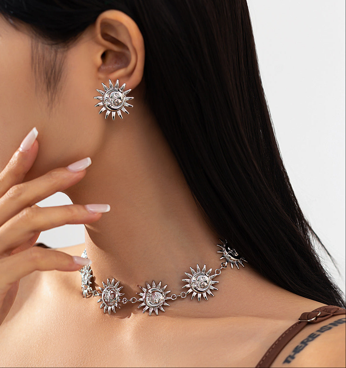 Solar Diva Earrings & Necklace Set