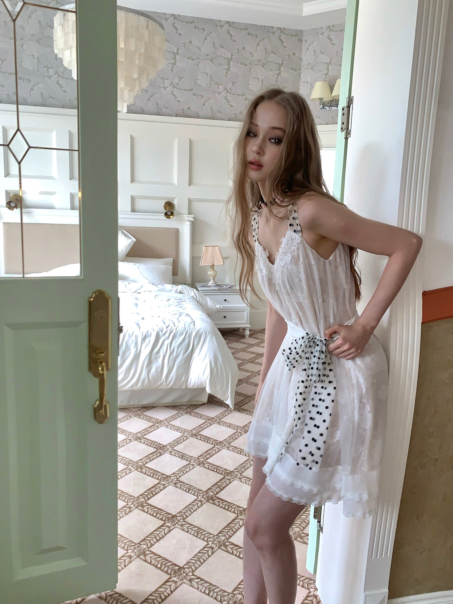 [Pre-sale] Black Pearl in Lace Dress