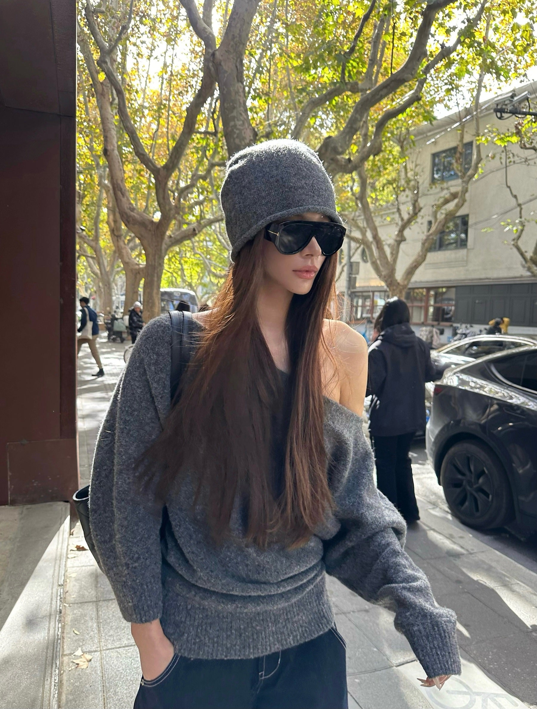 [Pre-sale] Effortless Off-Shoulder Knit & Beanie